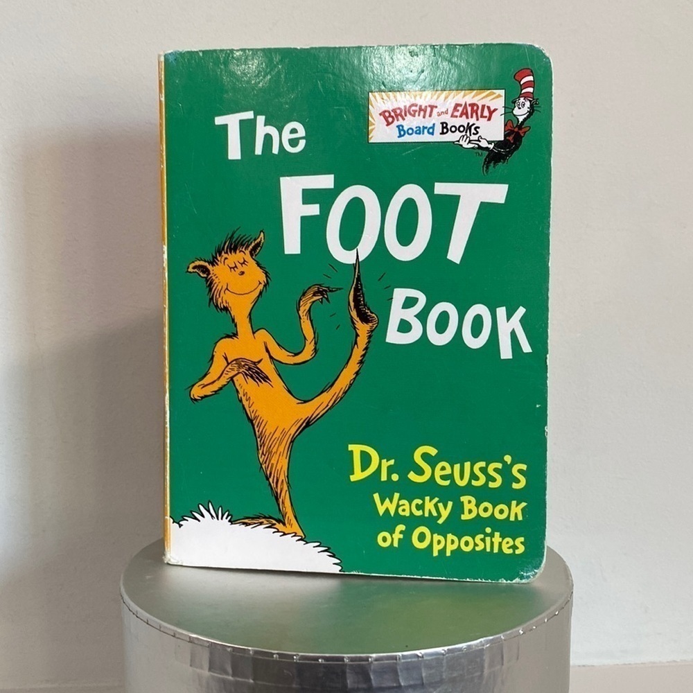 2FOR$10 Books: Dr Seuss's The Foot Book